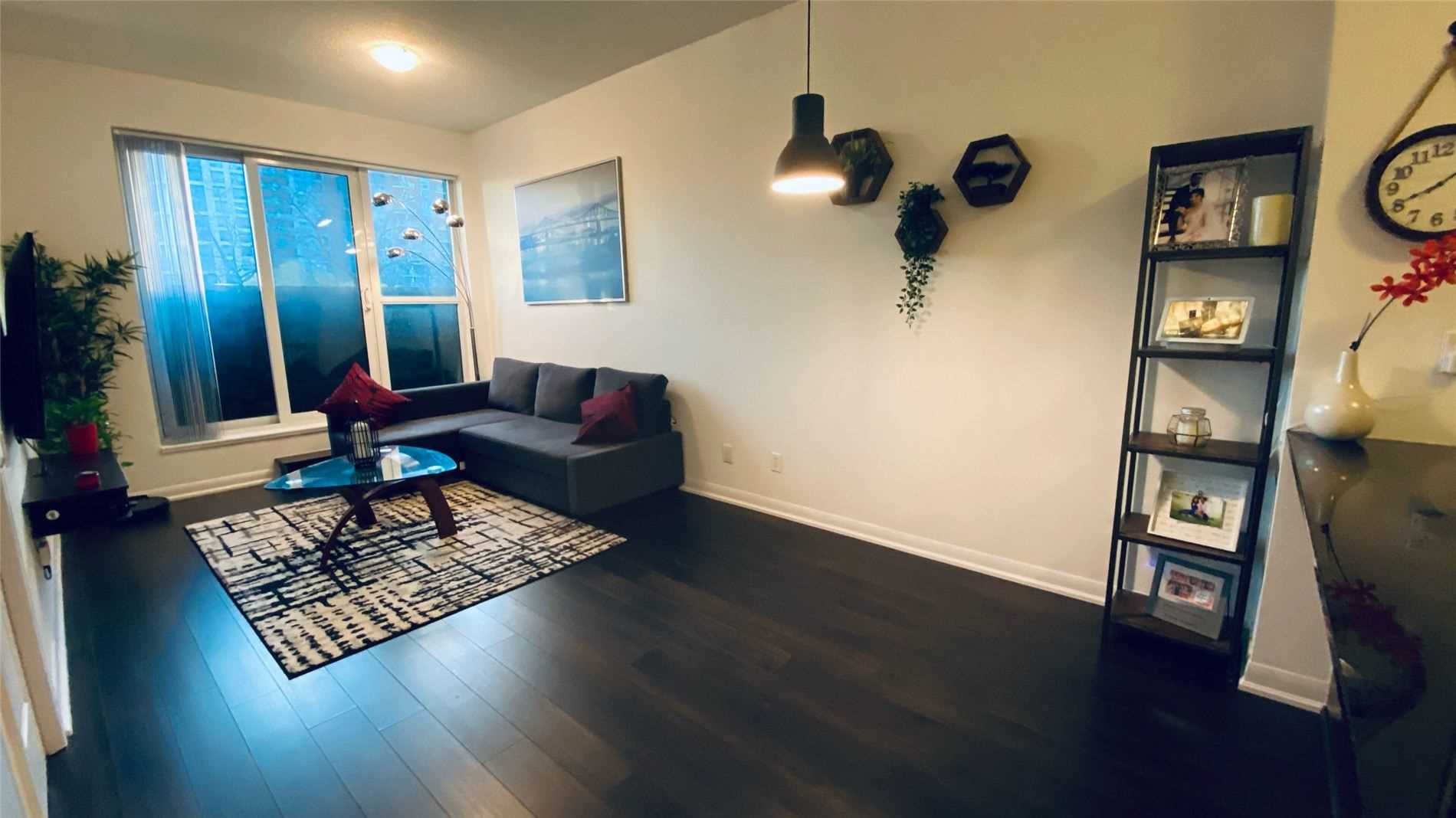 5162 Yonge St, #102