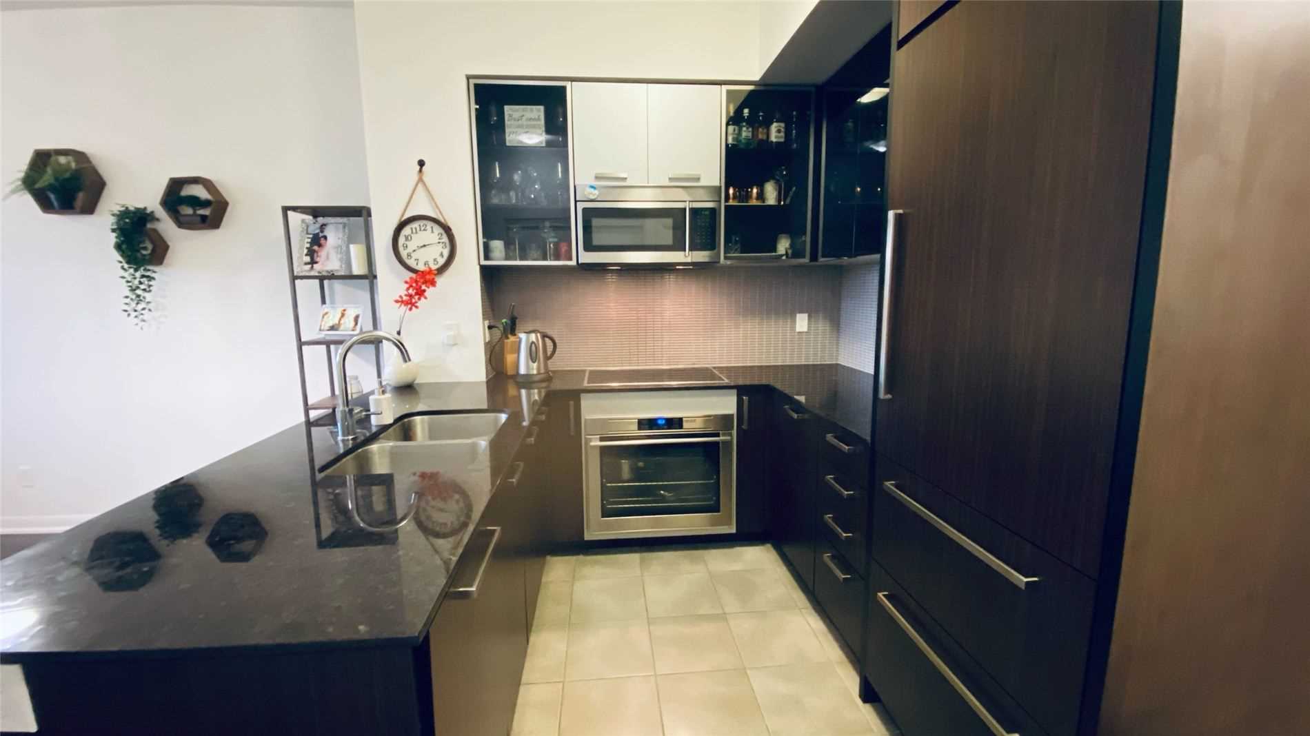 5162 Yonge St, #102