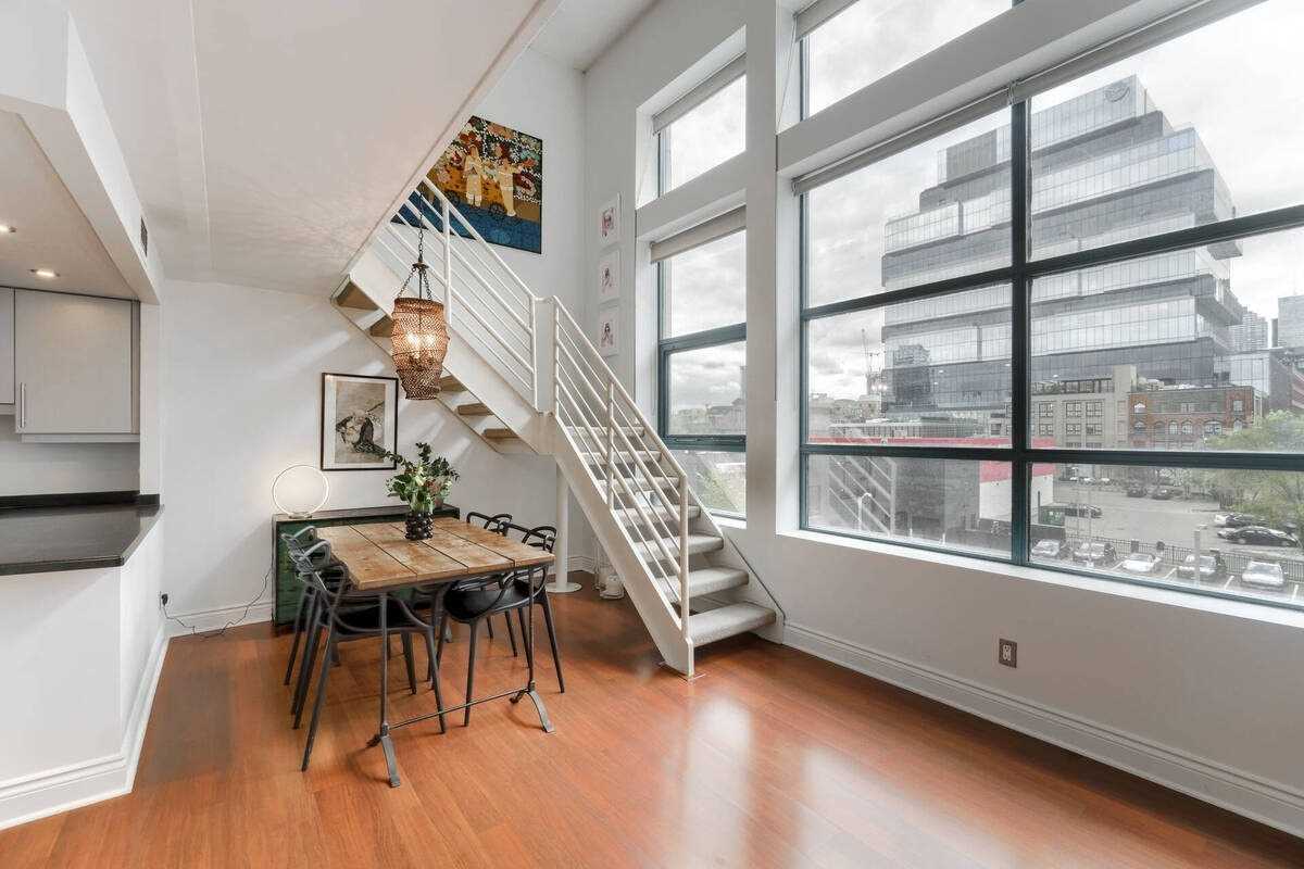 393 King St E, #303