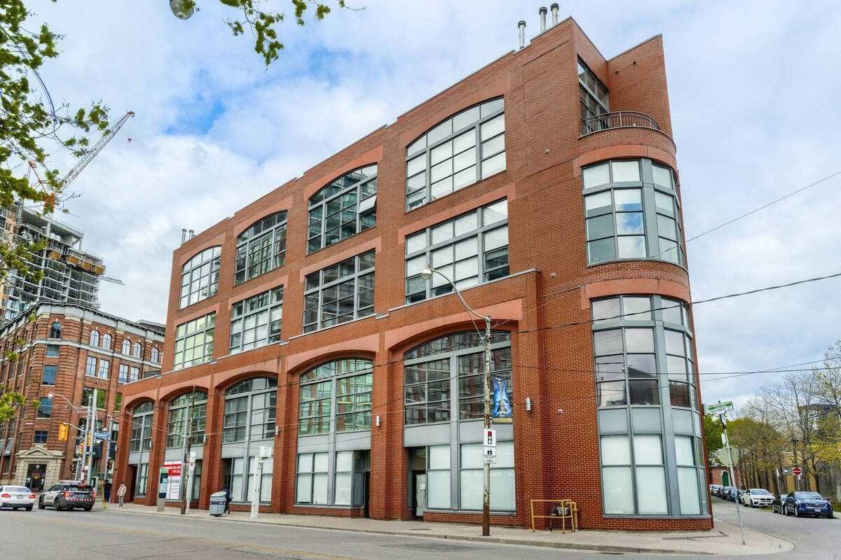 393 King St E, #303