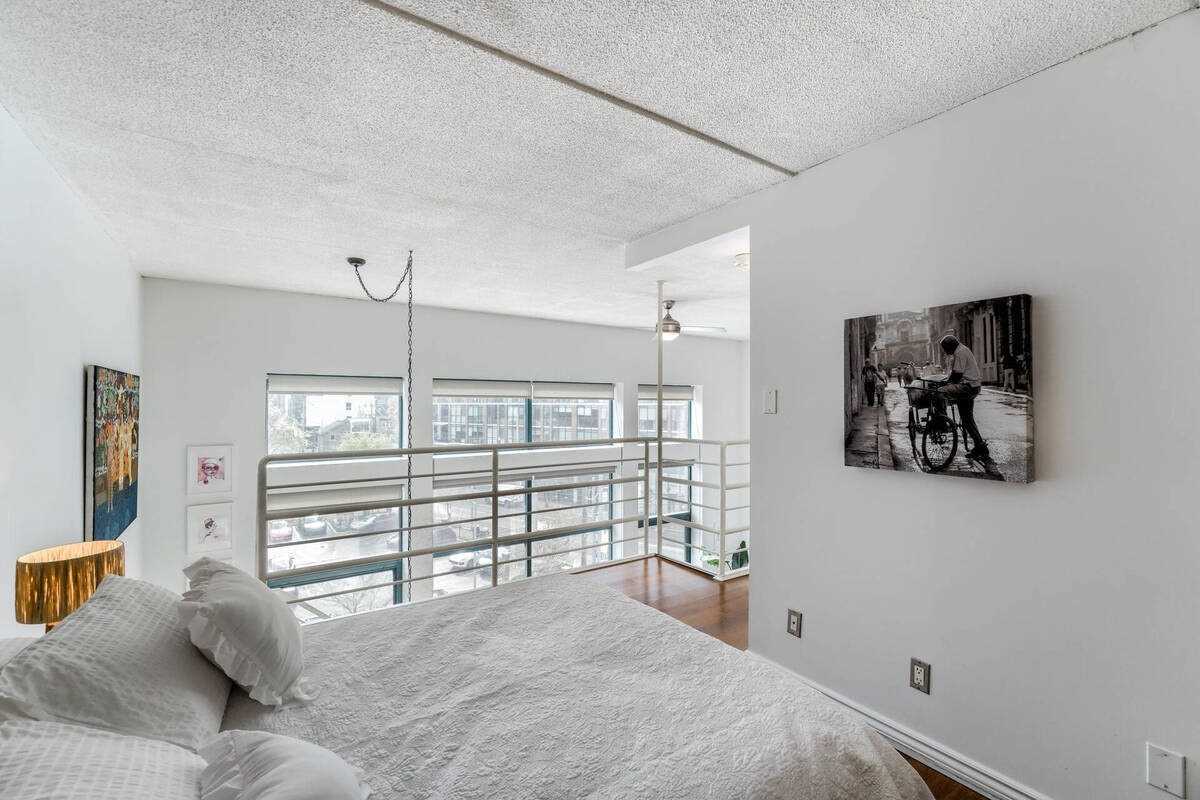 393 King St E, #303