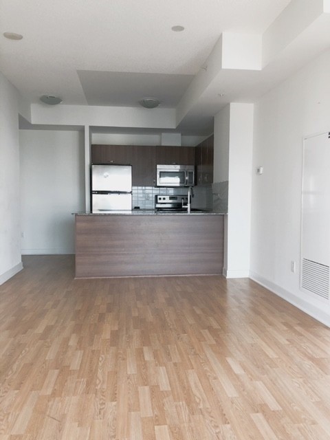 5740 Yonge St, #1207