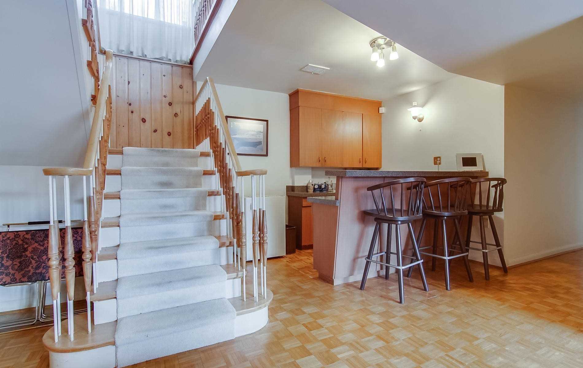 15 Artinger Crt