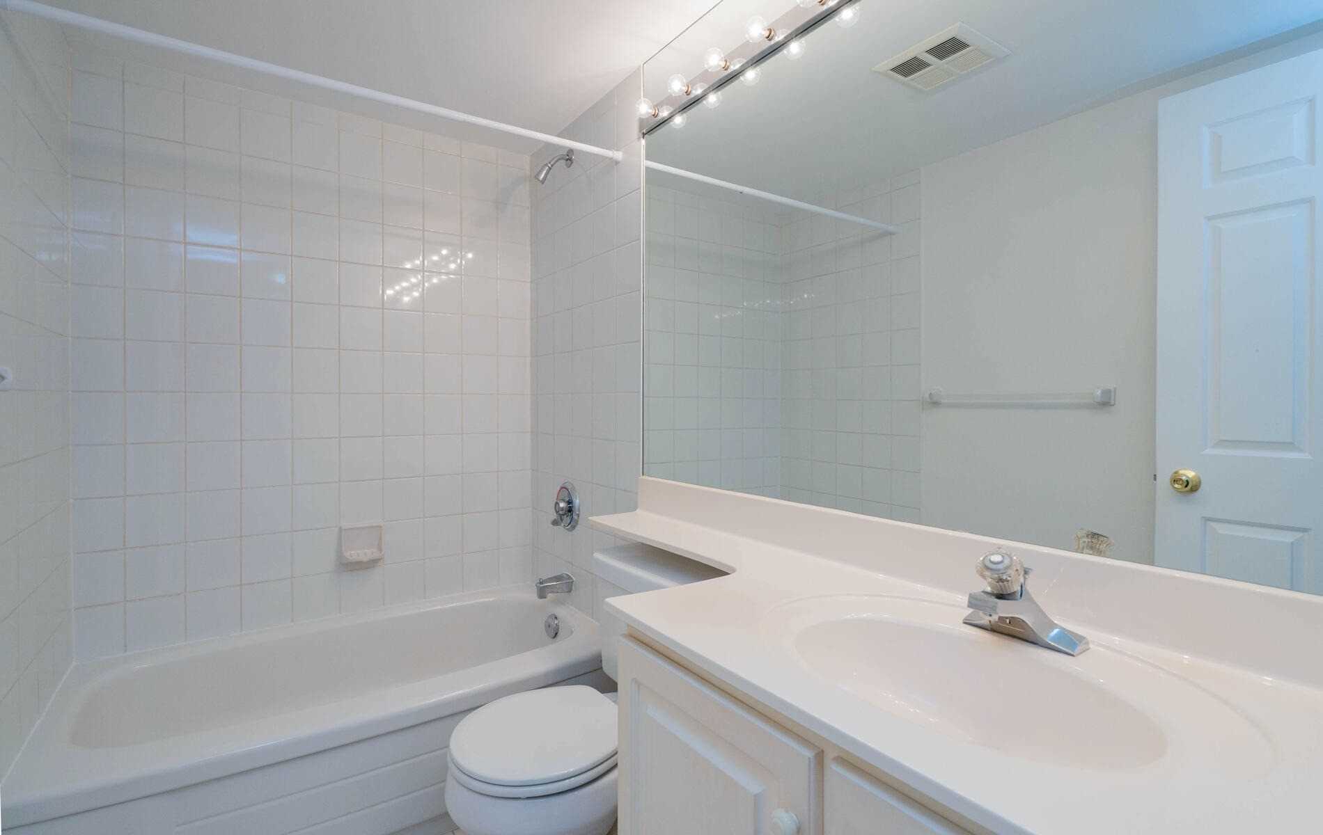 1210 Don Mills Rd, #104