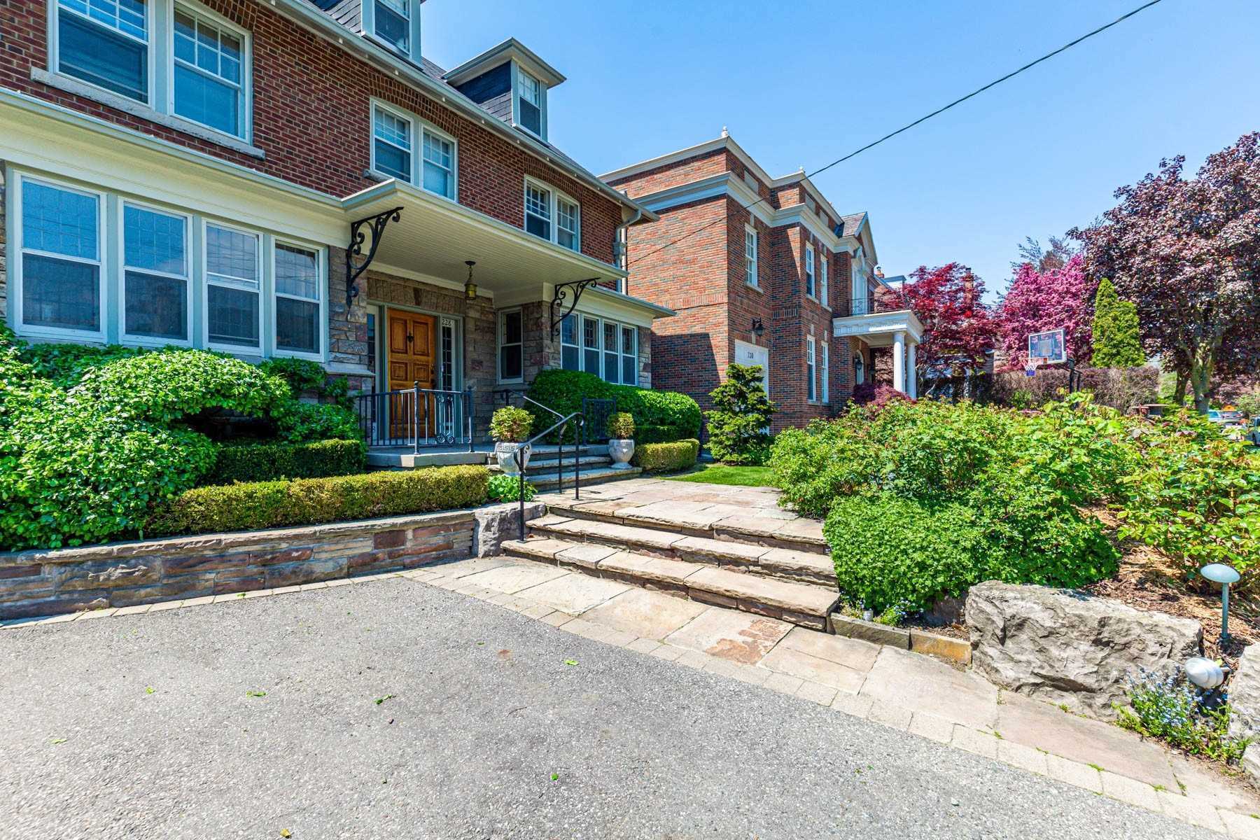 228 Dunvegan Rd