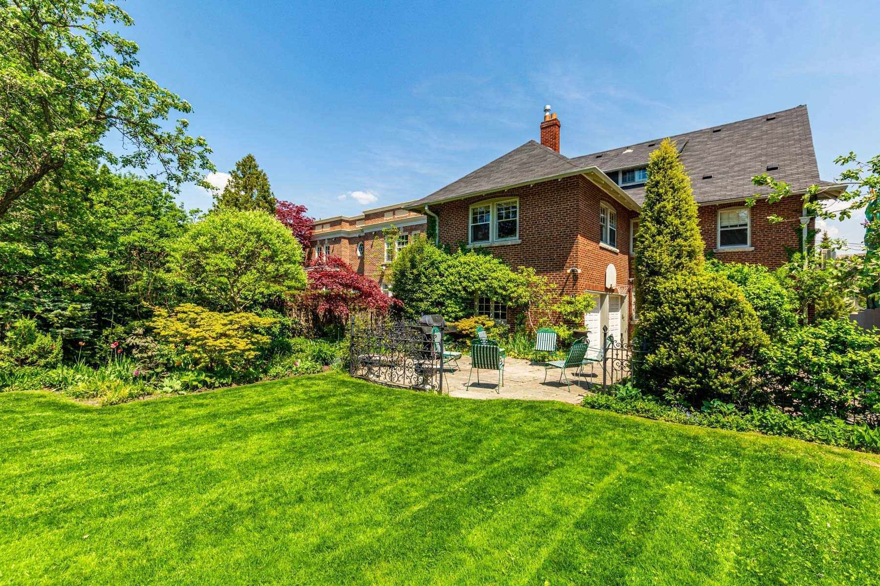 228 Dunvegan Rd