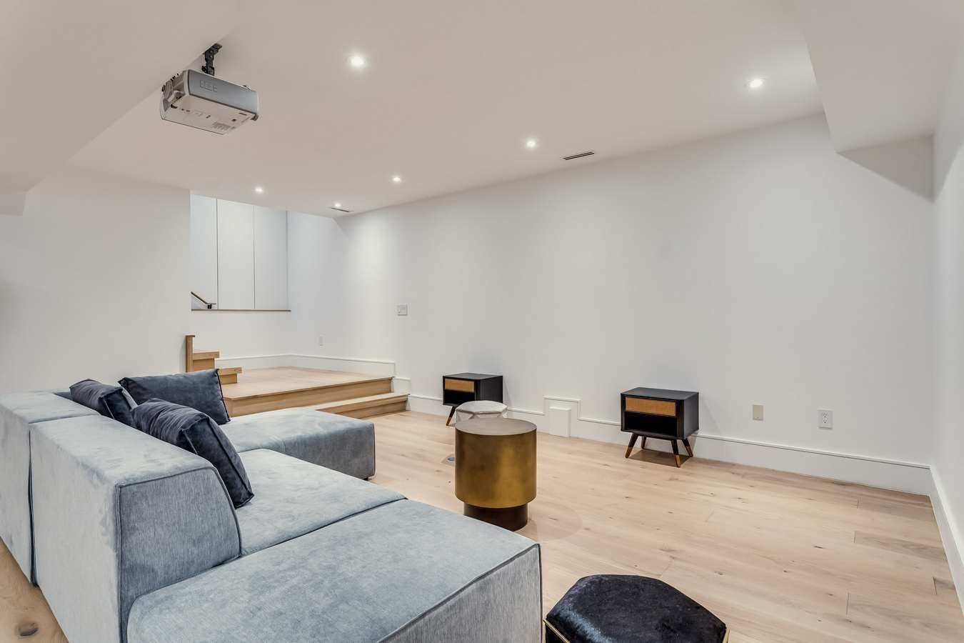 30 Otter Cres