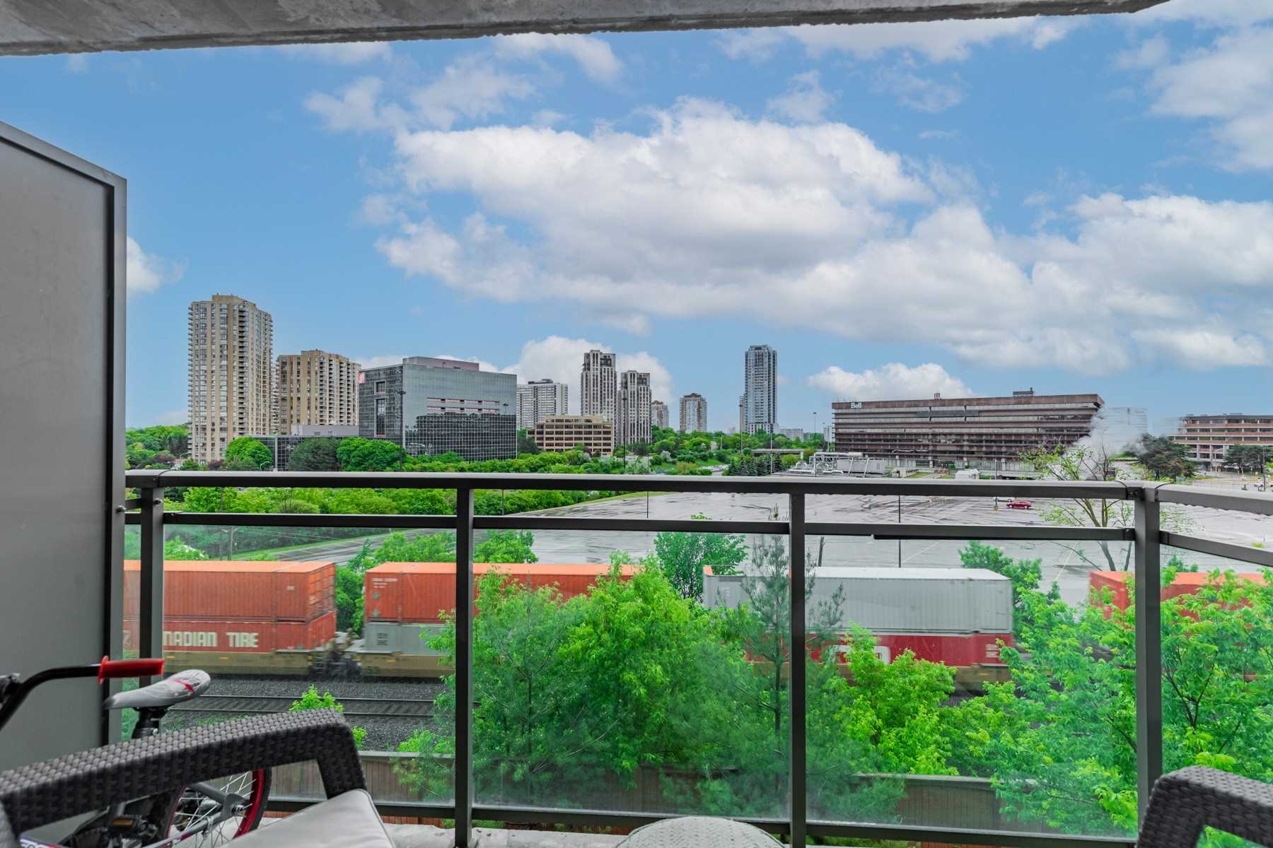 120 Dallimore Circ, #519
