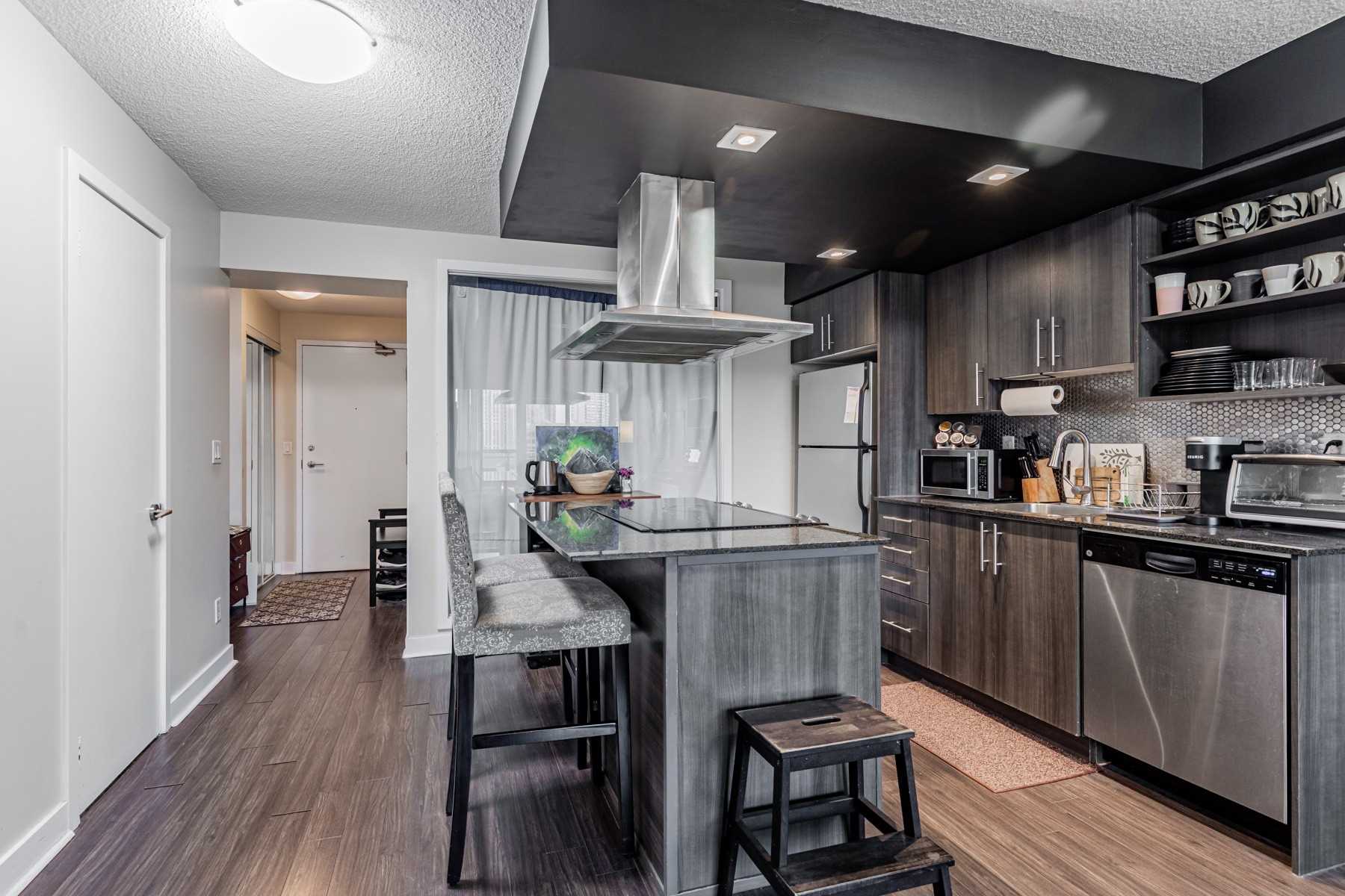 120 Dallimore Circ, #519