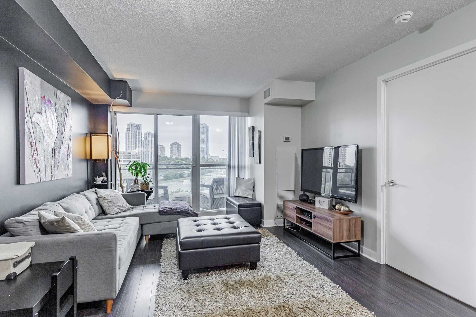 120 Dallimore Circ, #519