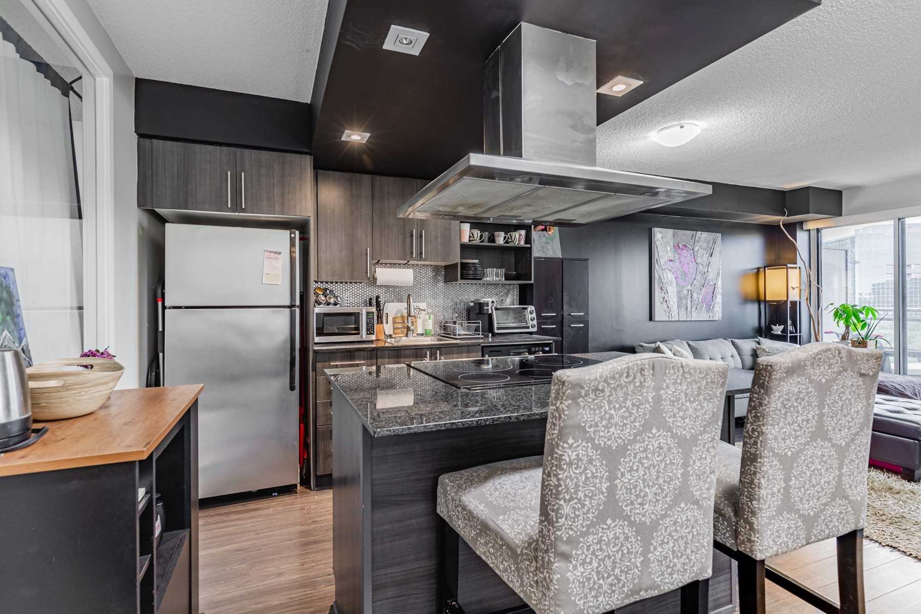 120 Dallimore Circ, #519