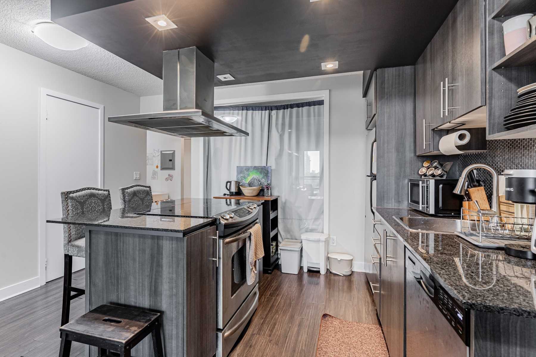 120 Dallimore Circ, #519