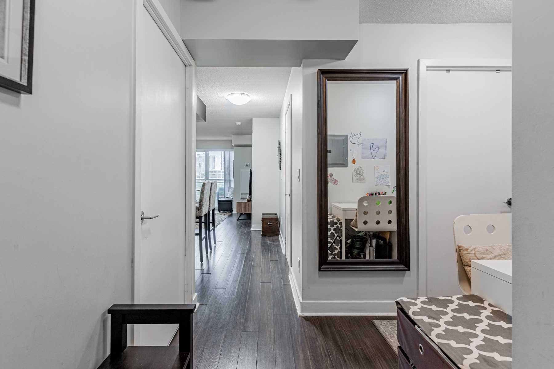 120 Dallimore Circ, #519