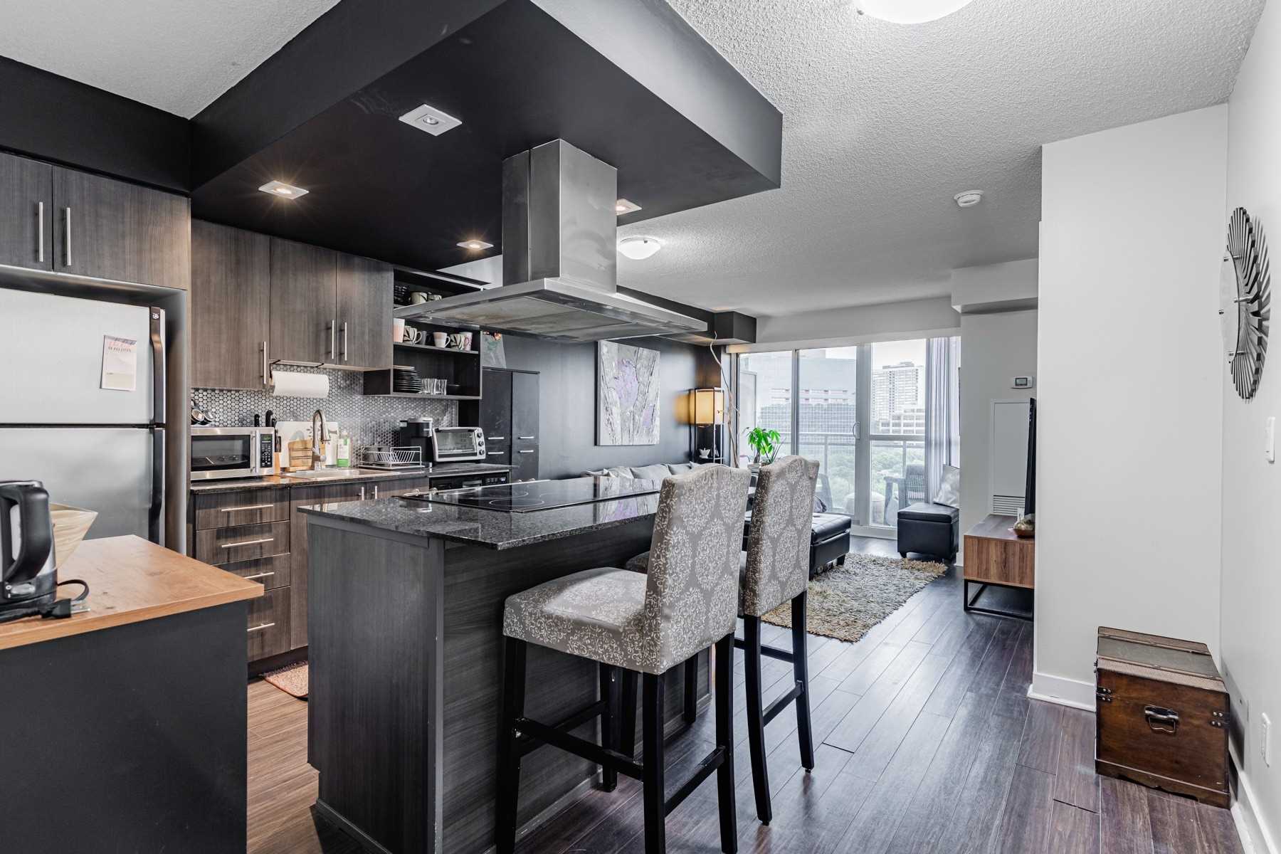 120 Dallimore Circ, #519
