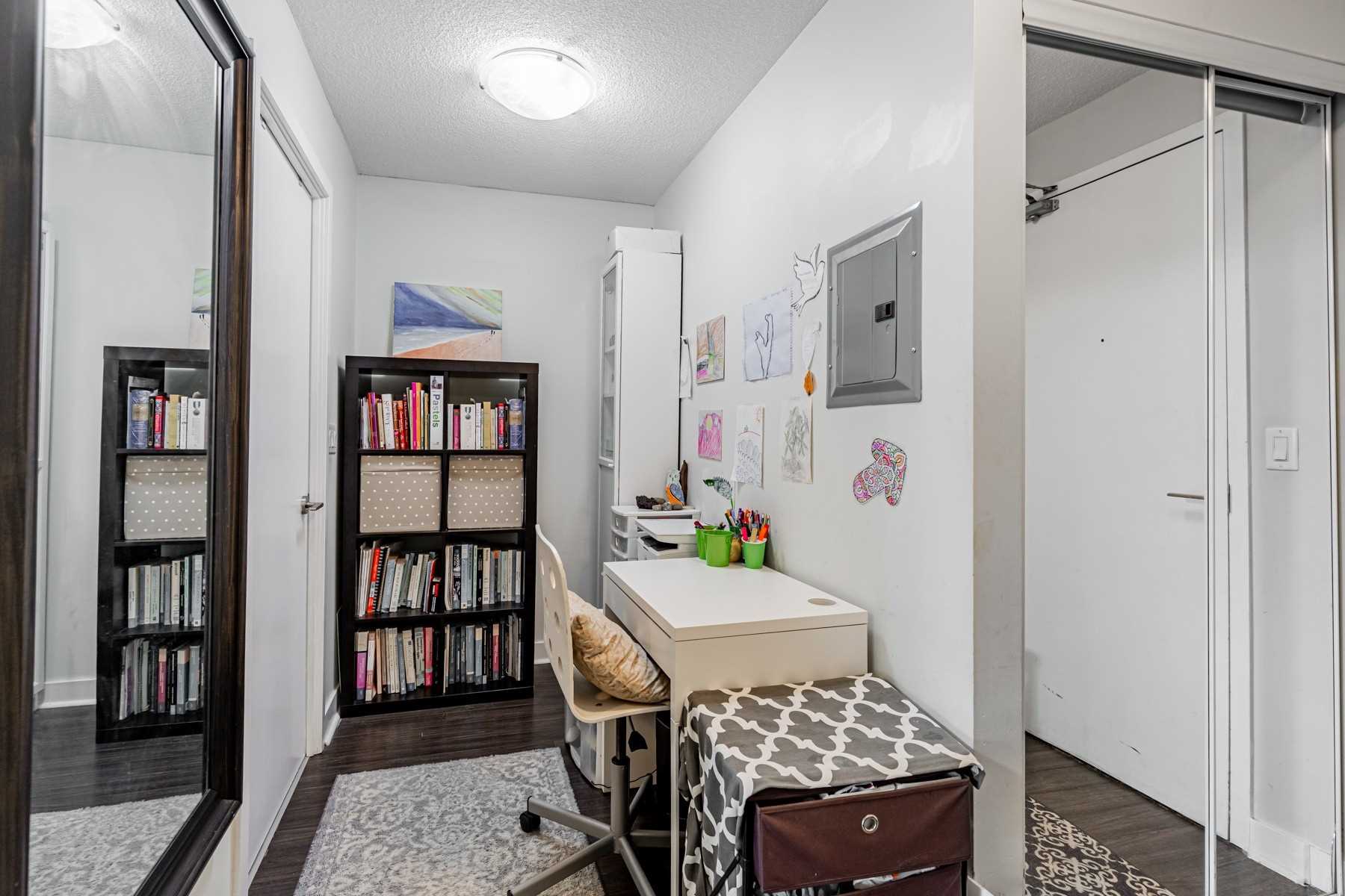 120 Dallimore Circ, #519