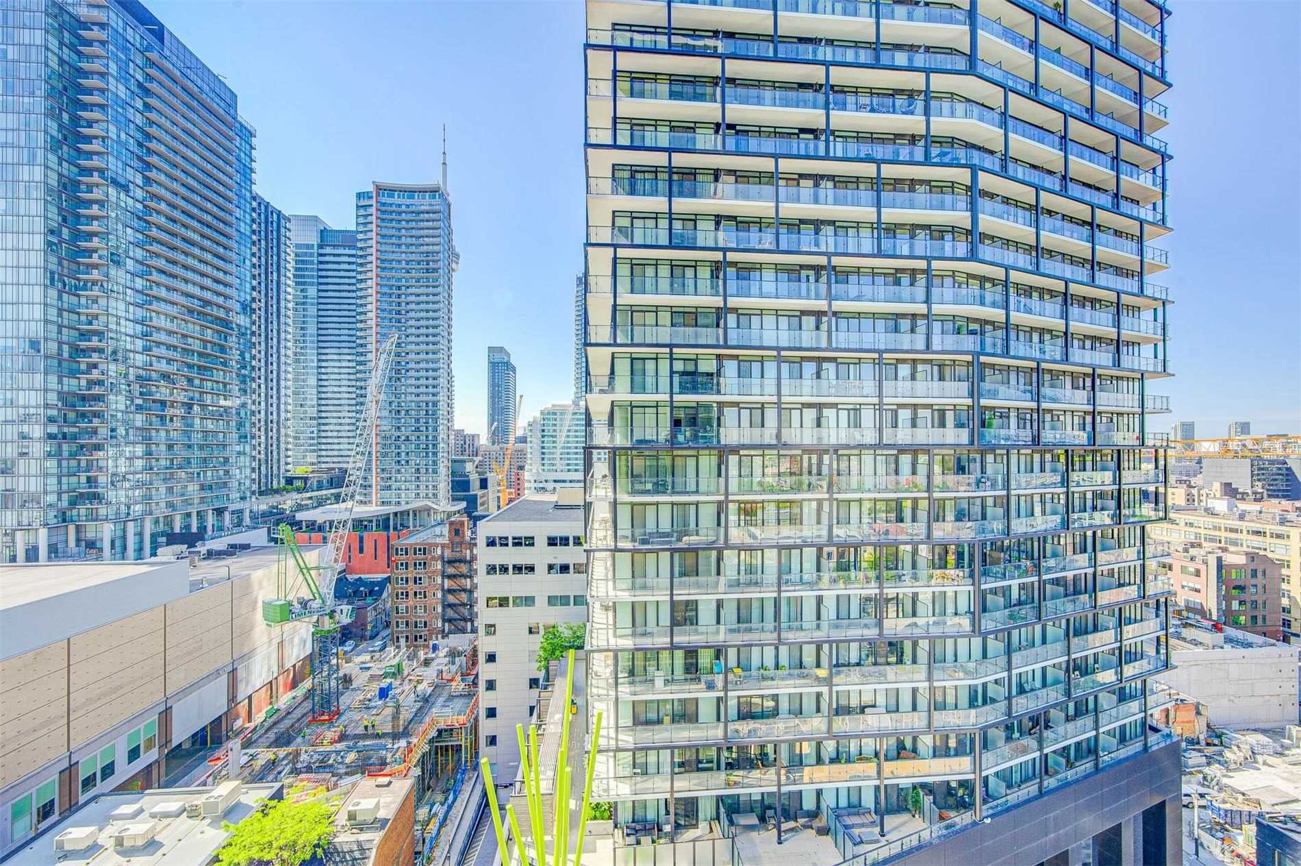 330 Richmond St W, #1702