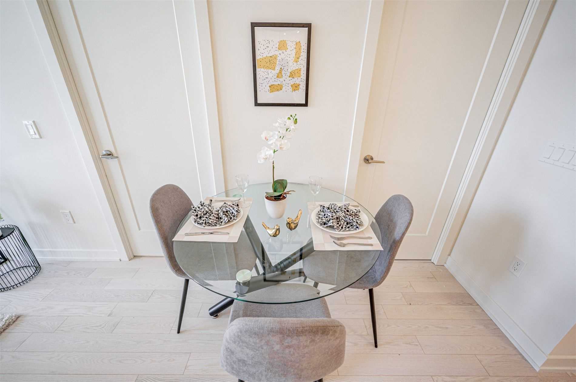 330 Richmond St W, #1702