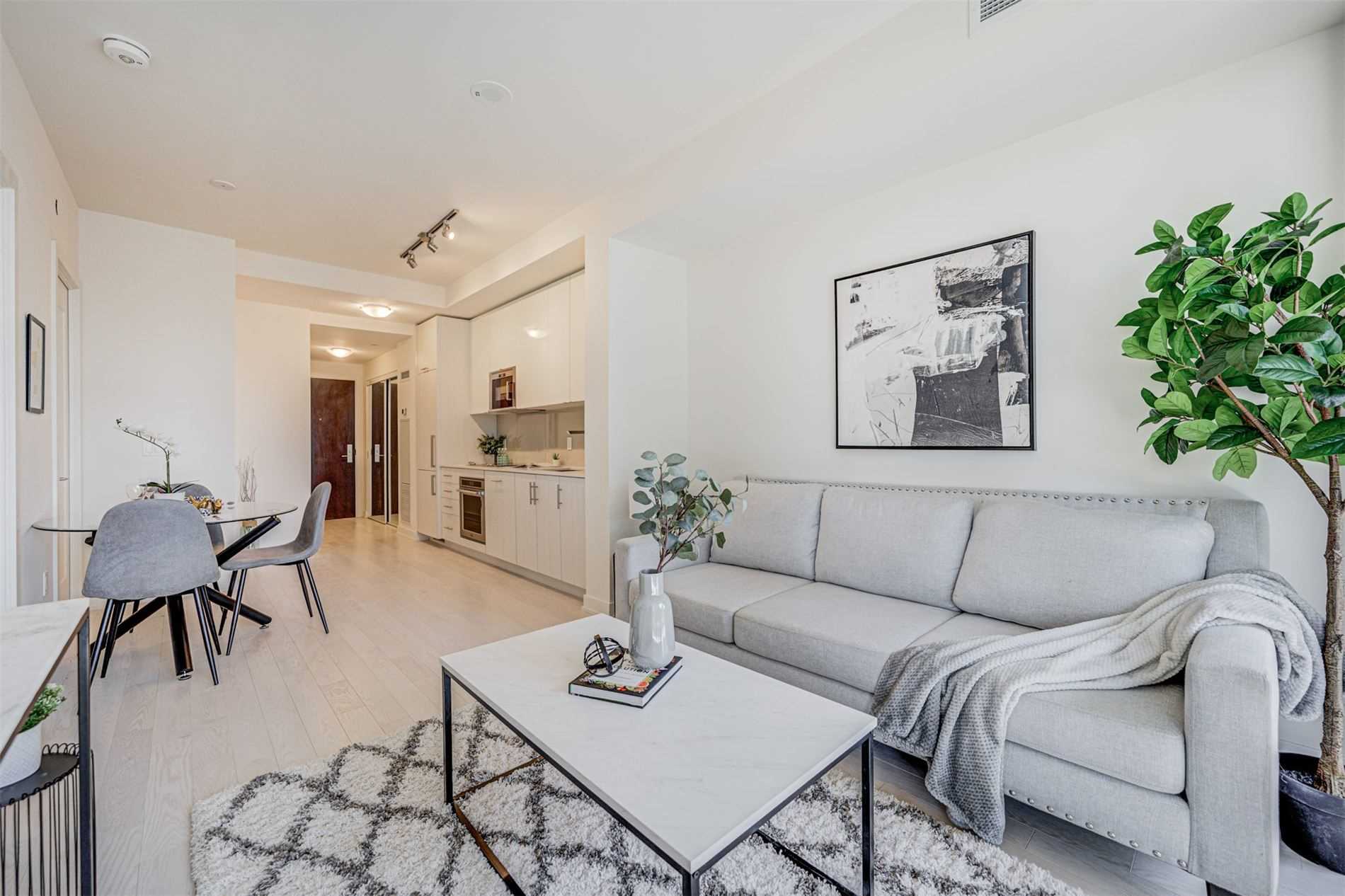 330 Richmond St W, #1702