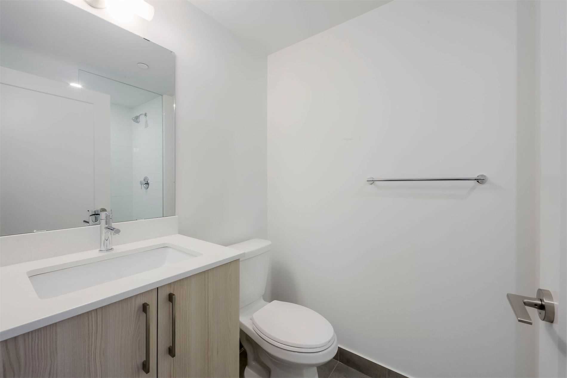 576 Front St W, #326