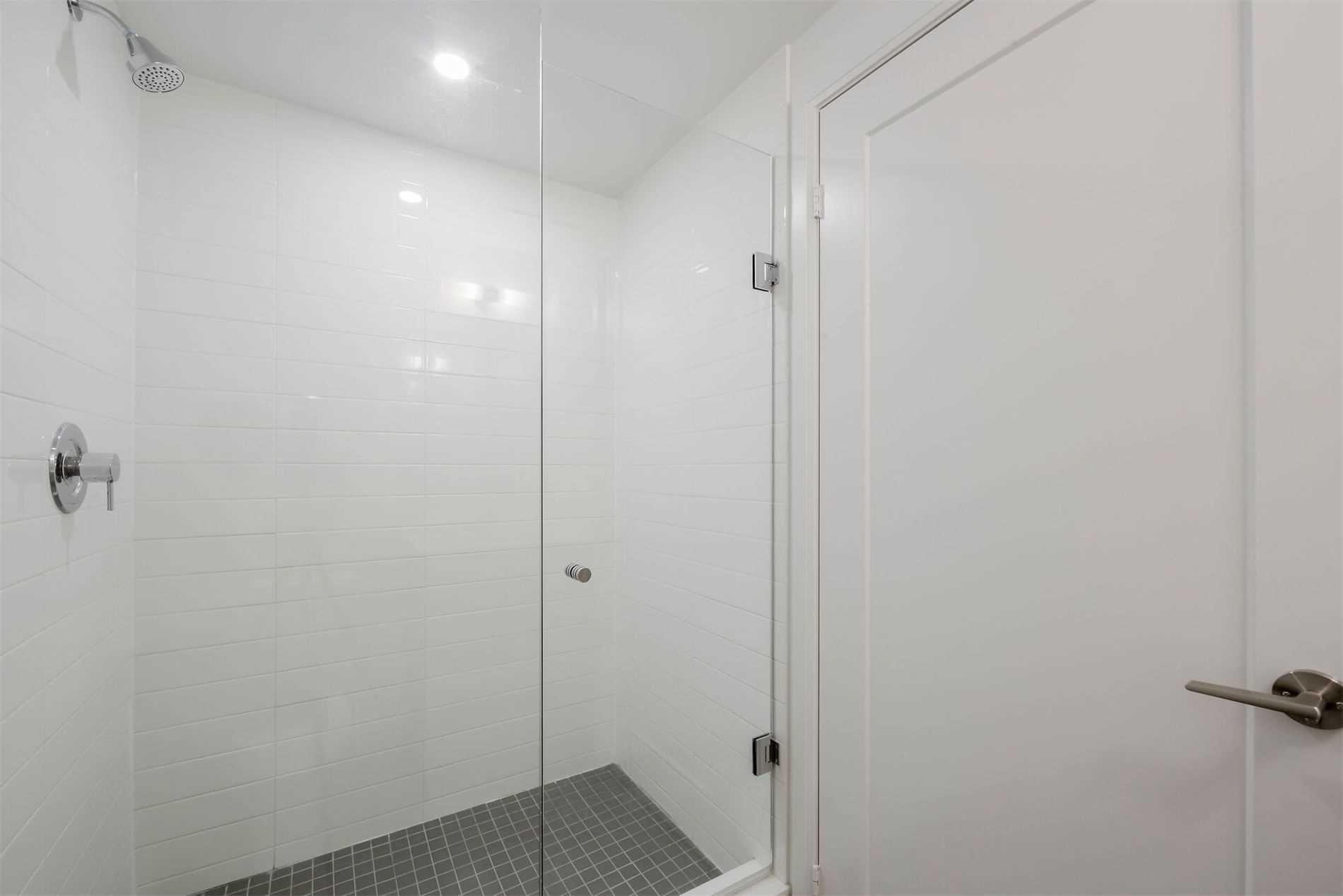 576 Front St W, #326
