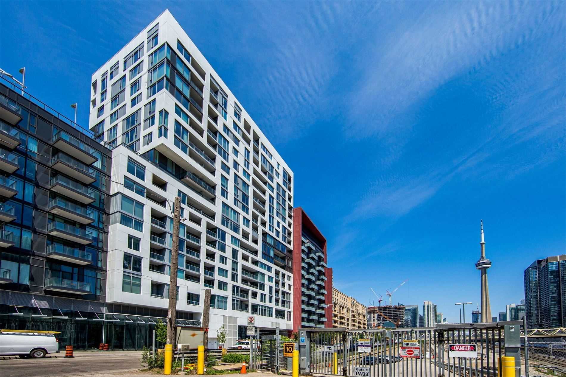 576 Front St W, #326