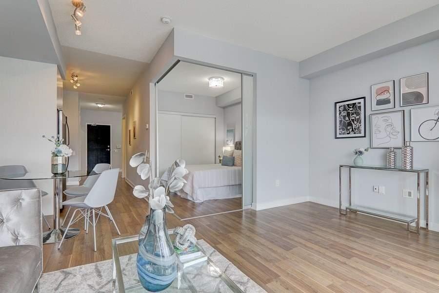 775 King St W, #906