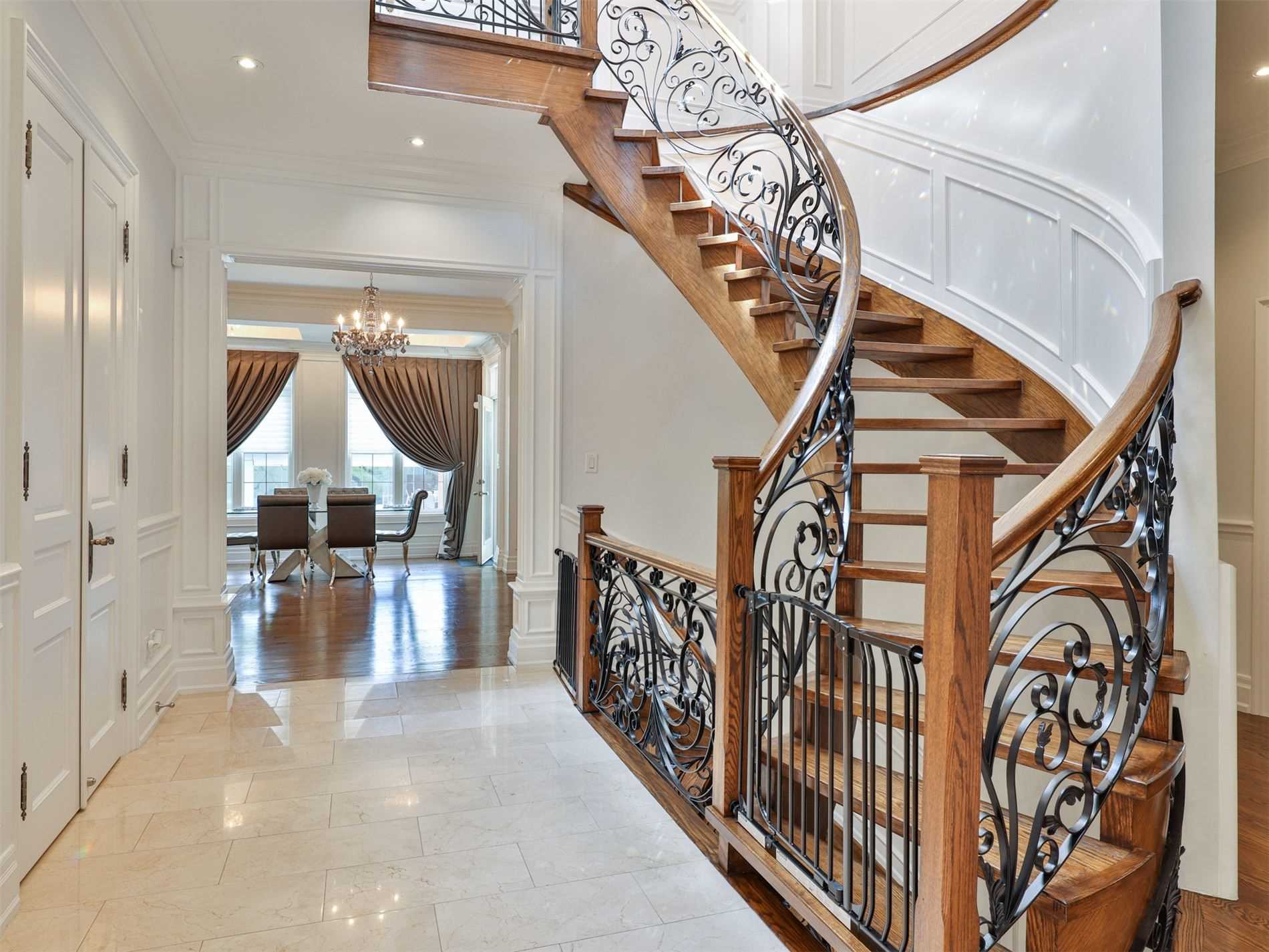 142 Upper Canada Dr