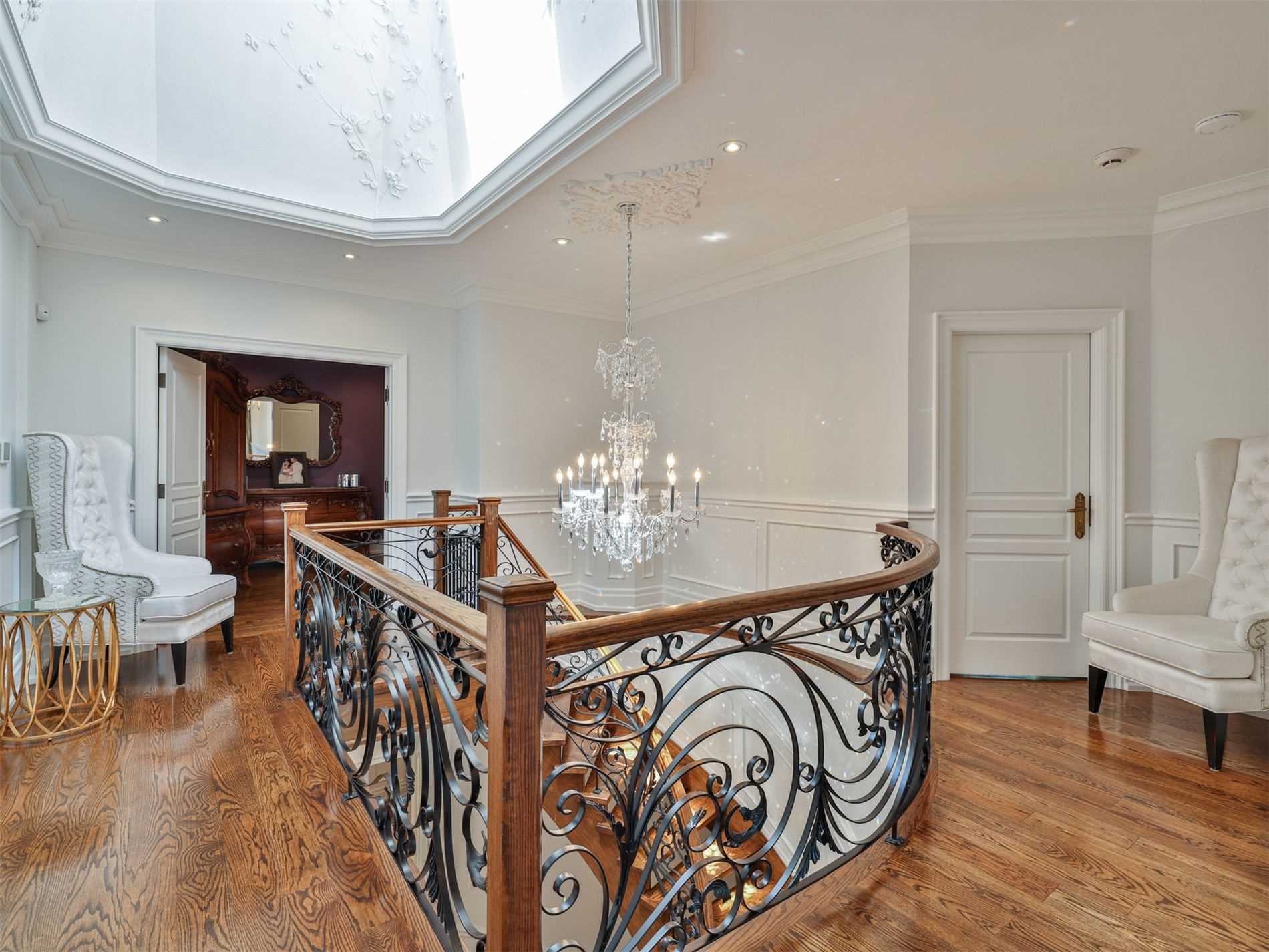 142 Upper Canada Dr