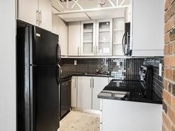 483 Queen St, #4C
