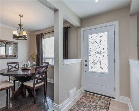 37 Collinson Blvd