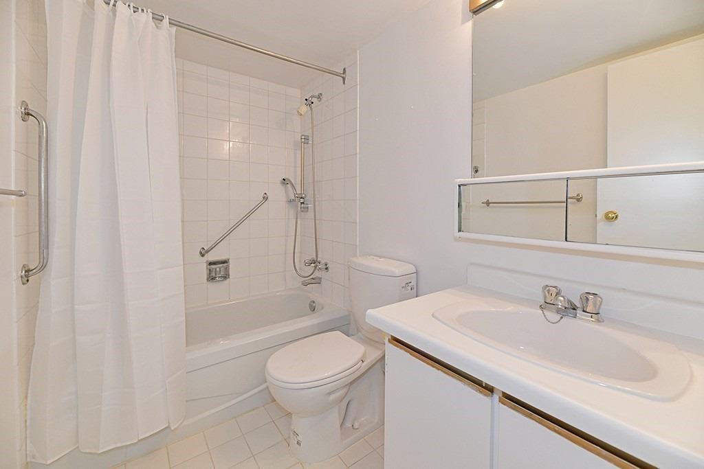 77 Maitland Pl, #222