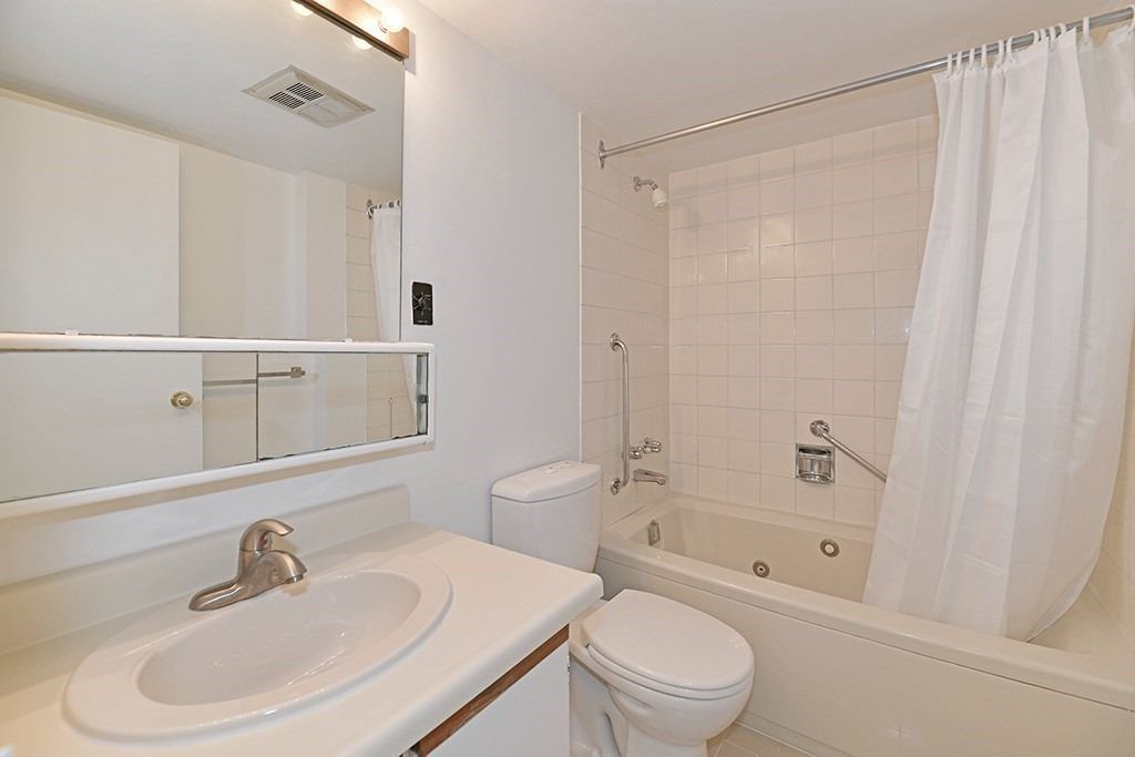 77 Maitland Pl, #222