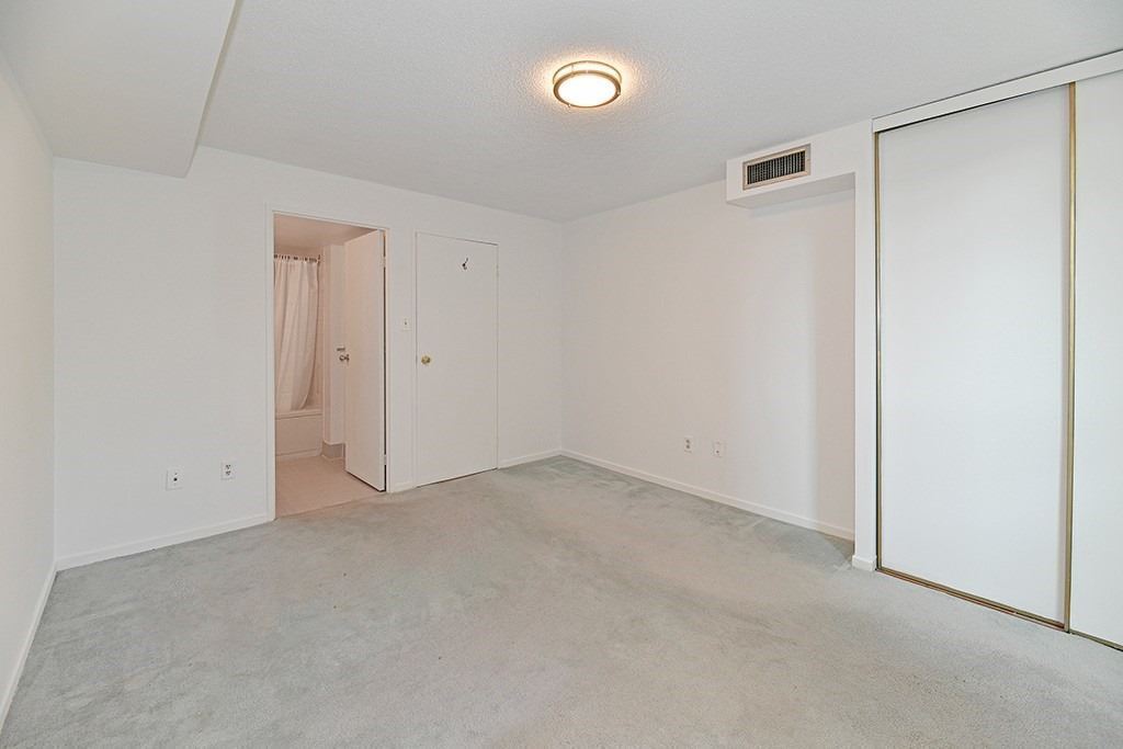 77 Maitland Pl, #222