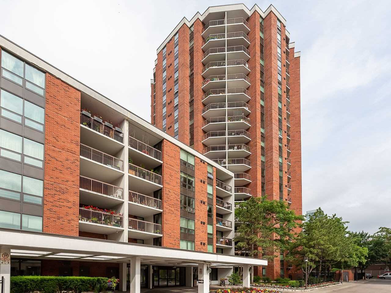 77 Maitland Pl, #222