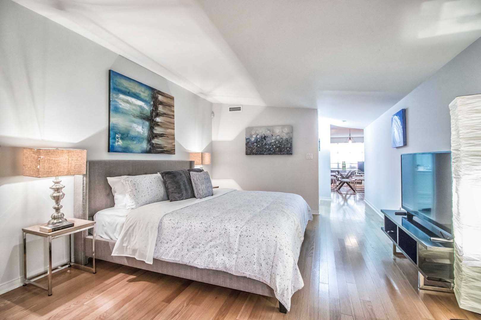 7 King St E, #Th8