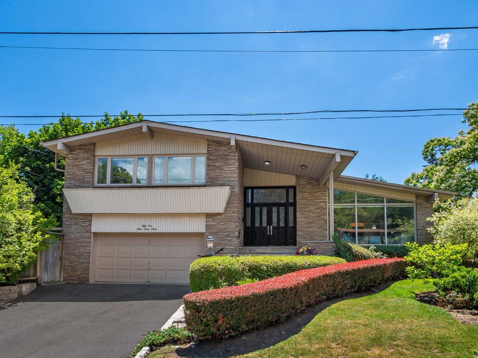 51 Blue Forest Dr