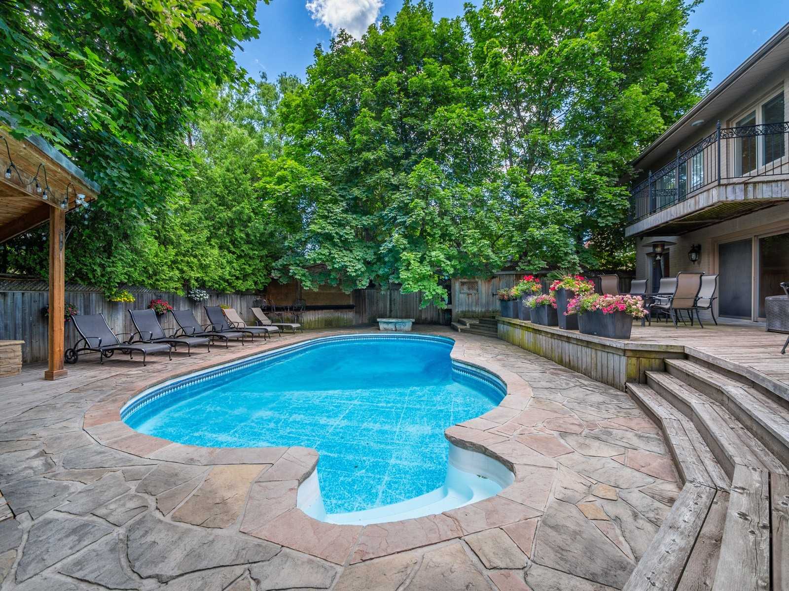 51 Blue Forest Dr