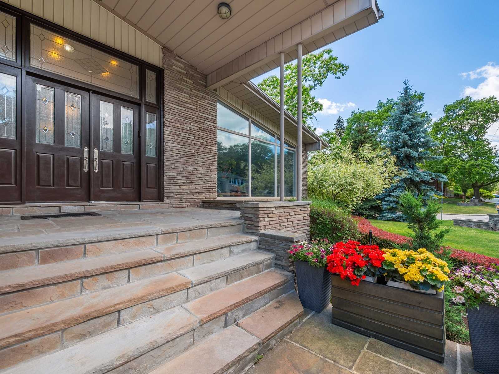 51 Blue Forest Dr