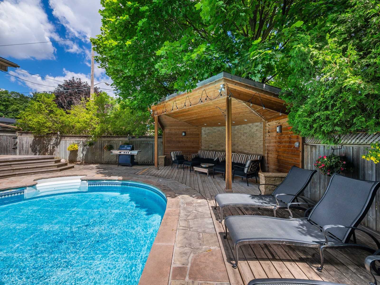51 Blue Forest Dr