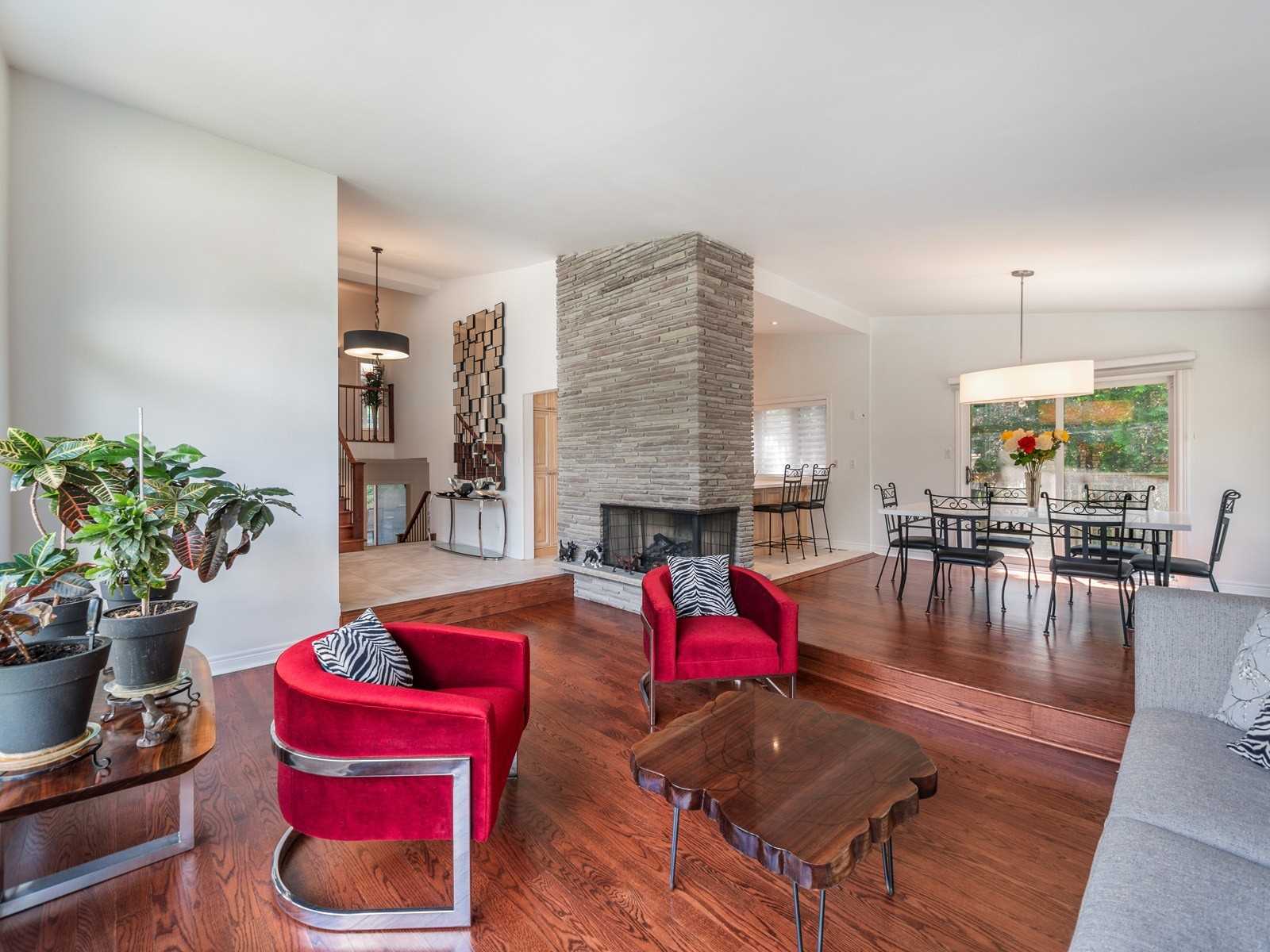 51 Blue Forest Dr