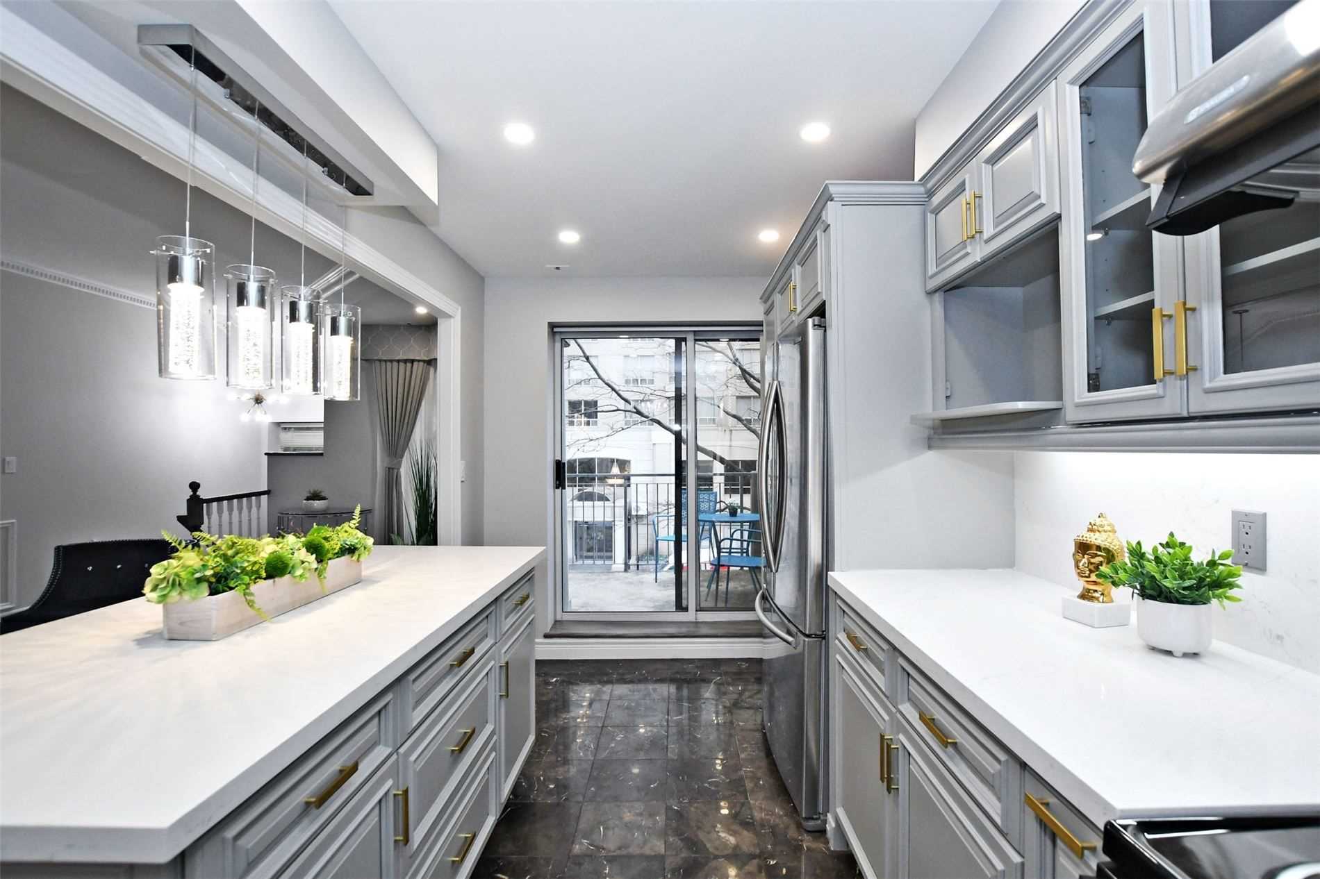 5418 Yonge St, #110