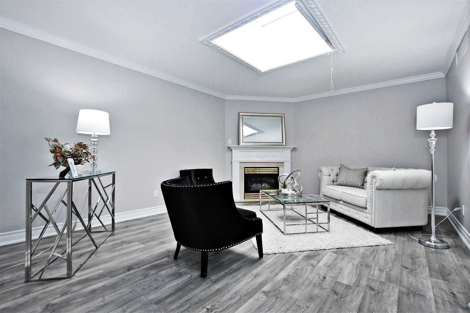 5418 Yonge St, #110