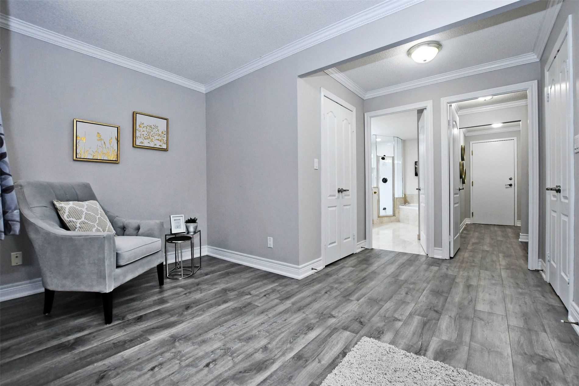 5418 Yonge St, #110