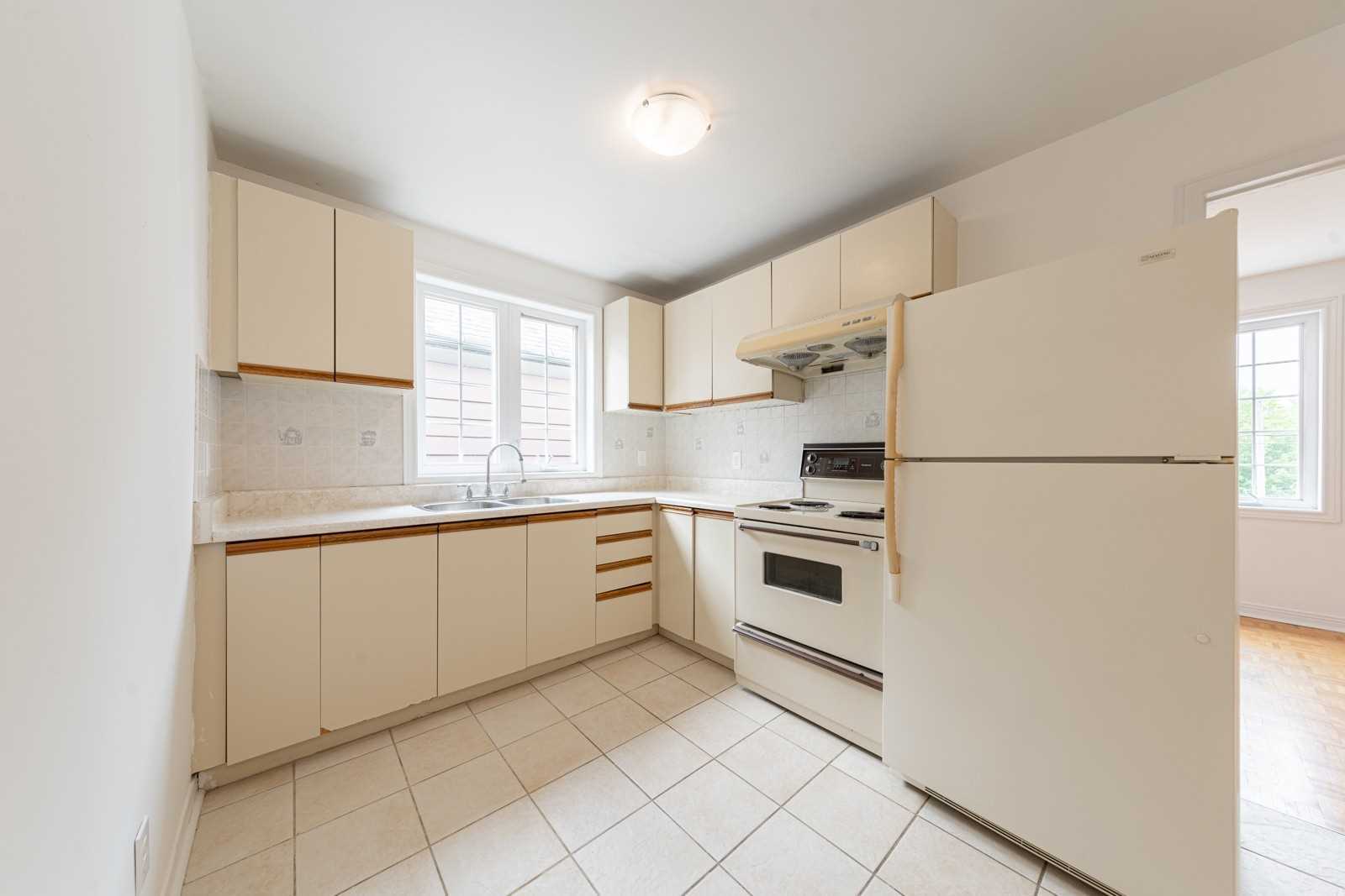 450 Roxton Rd