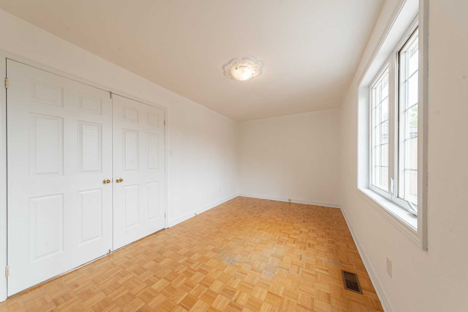 450 Roxton Rd