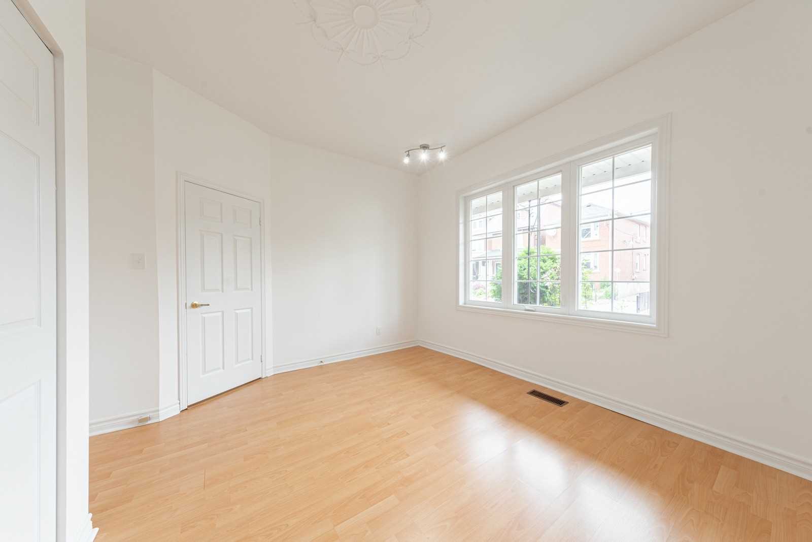 450 Roxton Rd