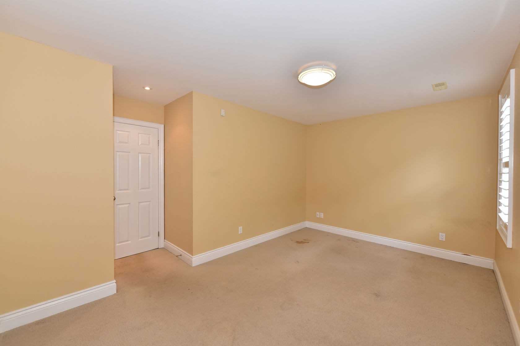 35 Edith Dr