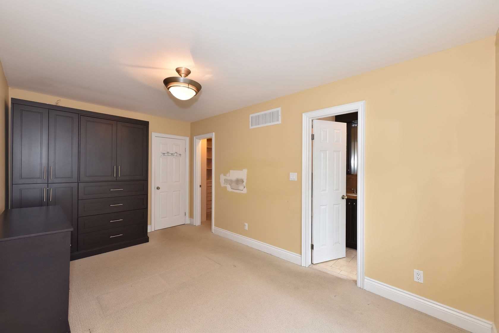 35 Edith Dr