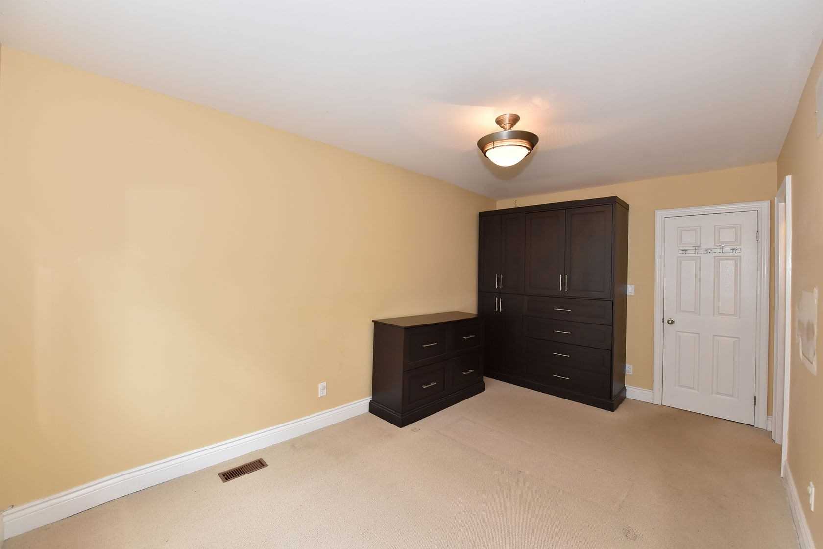 35 Edith Dr