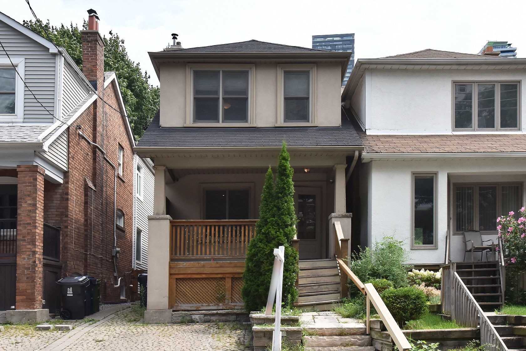 35 Edith Dr